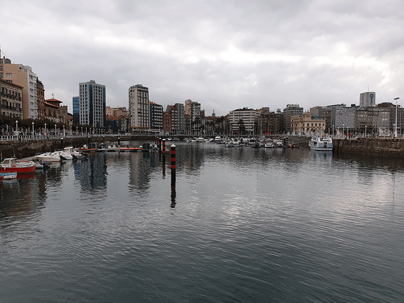 Yachthafen von Gijón – Am Tor der Altstadt