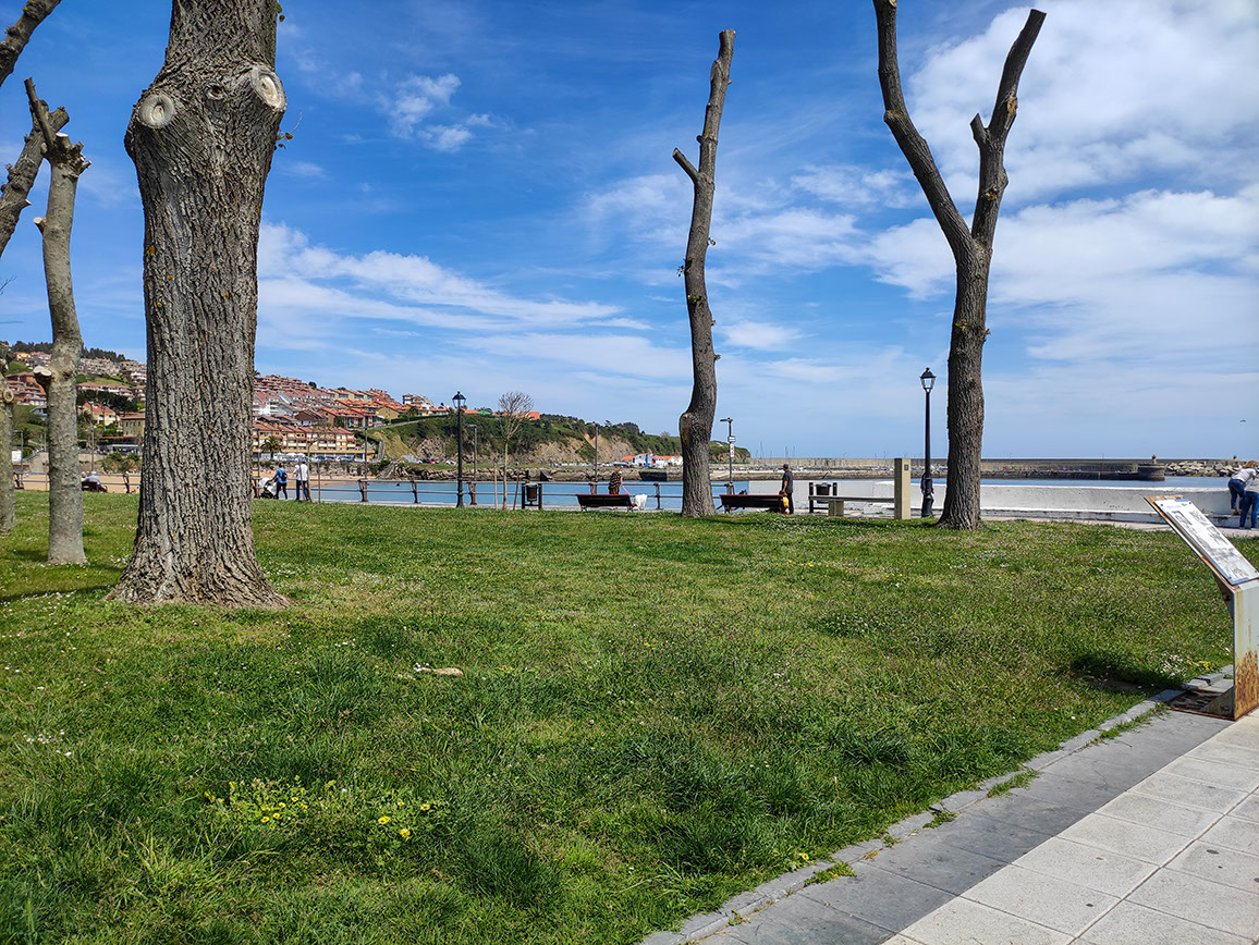 Park „Campo de la Iglesia“ von Luanco