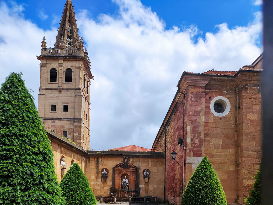 Der Beginn des Jakobswegs – Die Kathedrale San Salvador in Oviedo