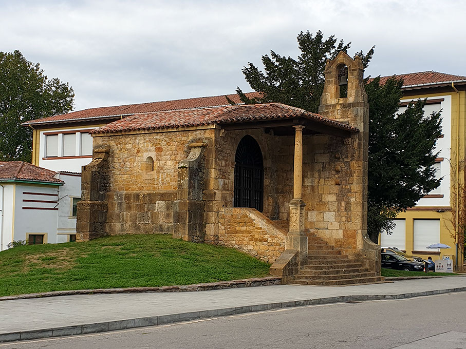 Die Ermita de Santa Cruz in Cangas de Onís
