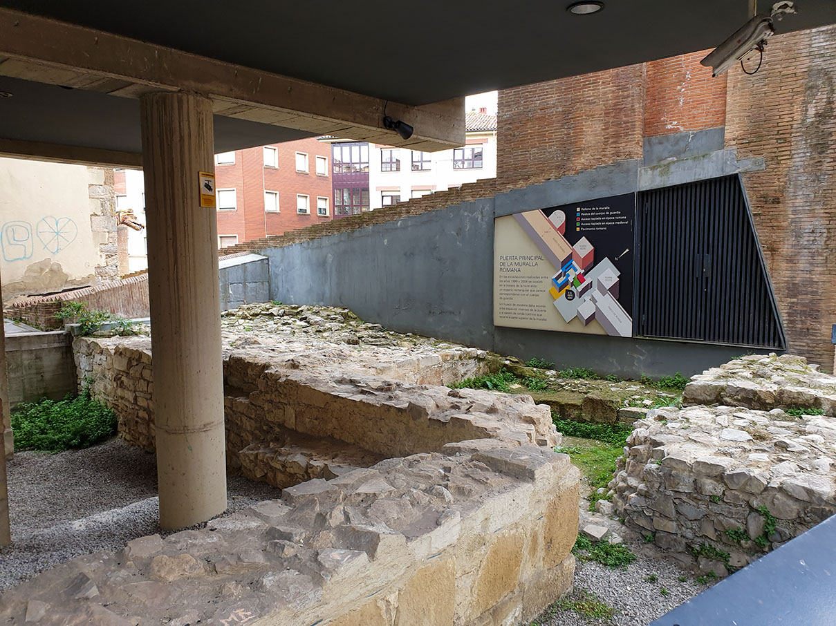 Muralla Romana – Römische Mauern in Gijóns Altstadt in Asturien